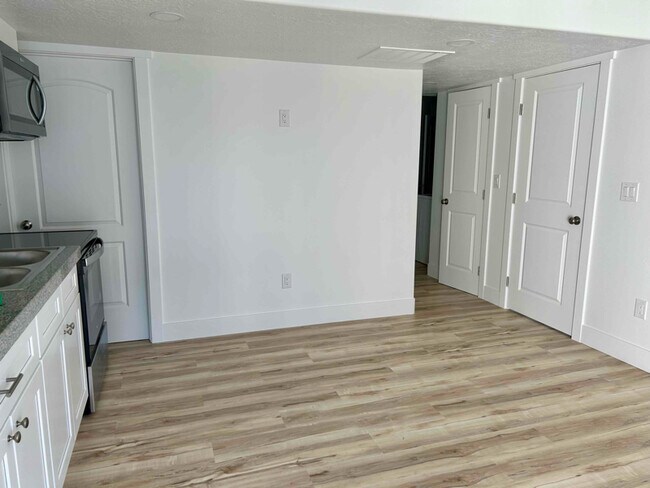 Photo - 1313 W Caine Dr