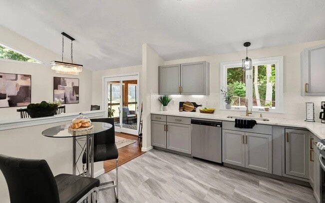 Photo - 23 Whitten St