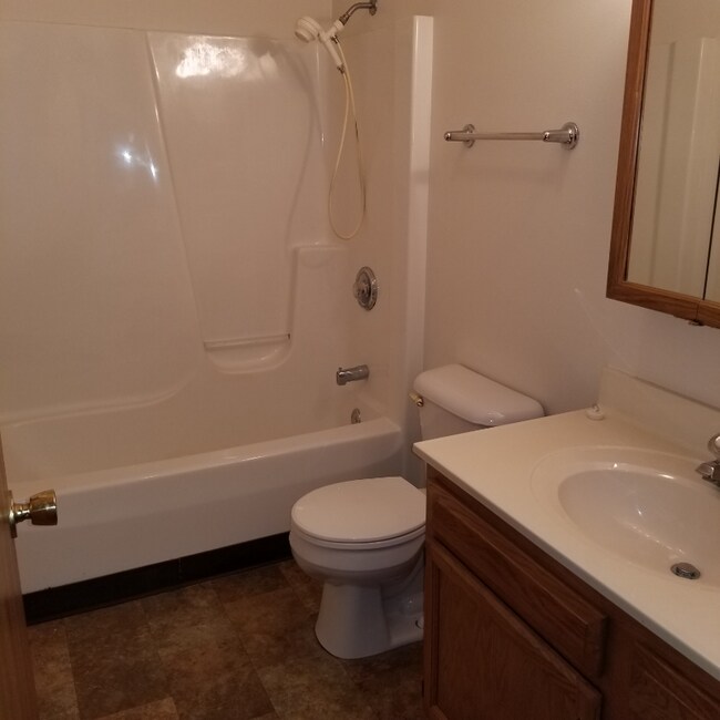 Photo - 1112 Oakview Dr Apartment