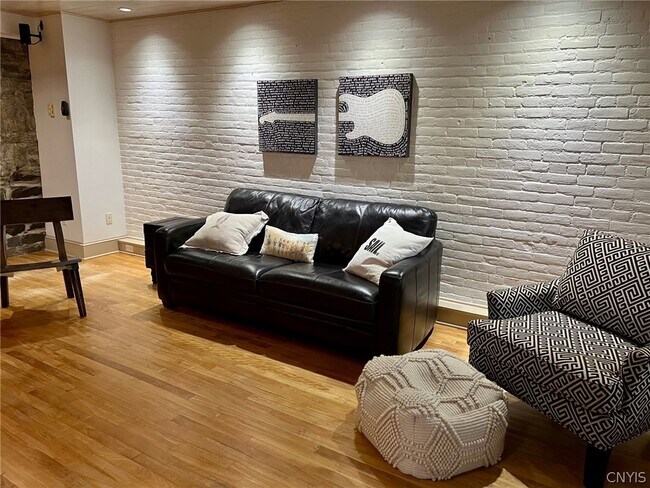 Photo - 58 E Genesee St