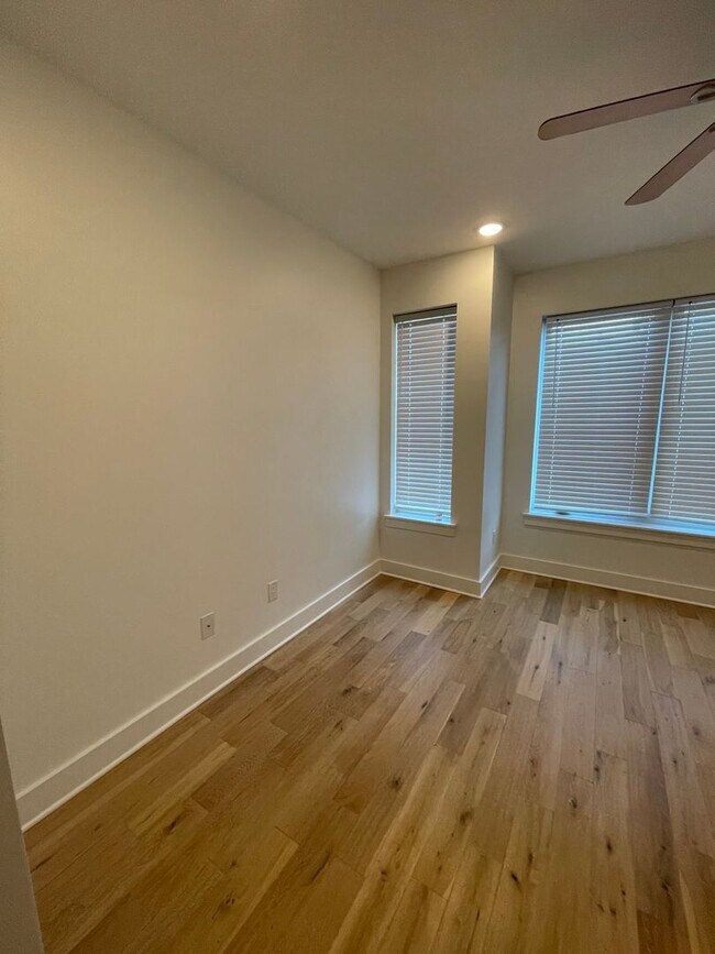 2404 Master St Unit #2