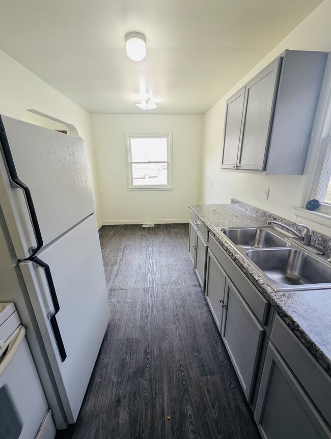 Photo - 2513 Lester St