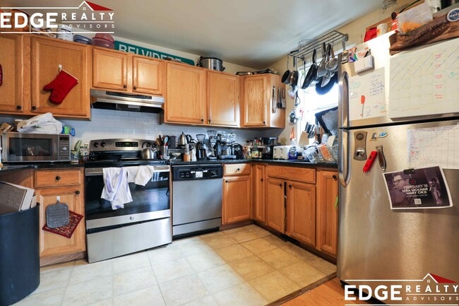 Building Photo - 26 Raymond St Unit 1