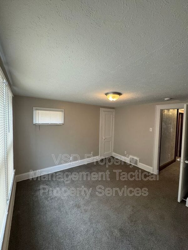 Photo - 2078-2018 18th St SW