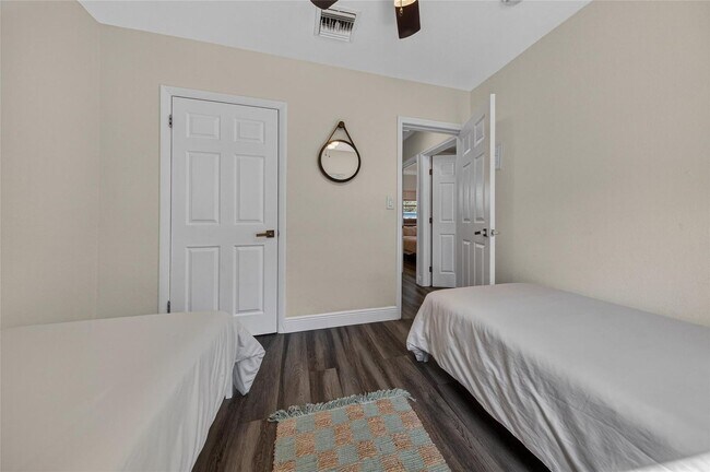 Photo - 540 NE 59th Ct