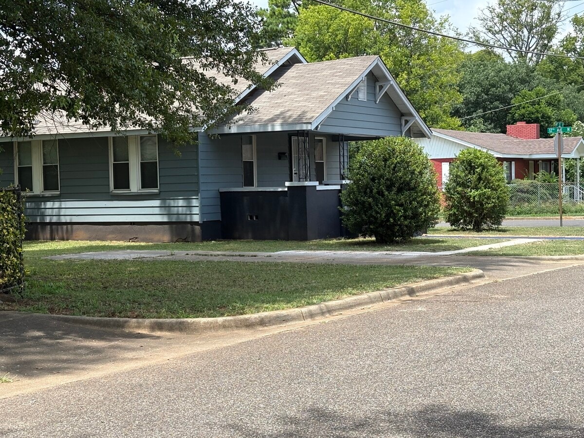 Photo - 1152 44th St N