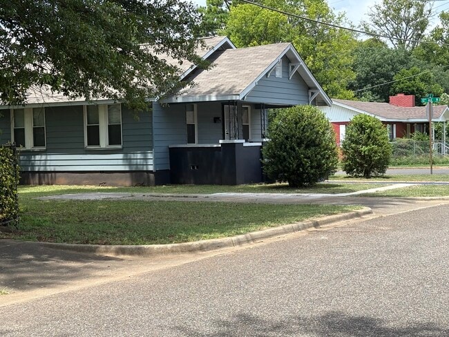 Building Photo - 1152 44th St N