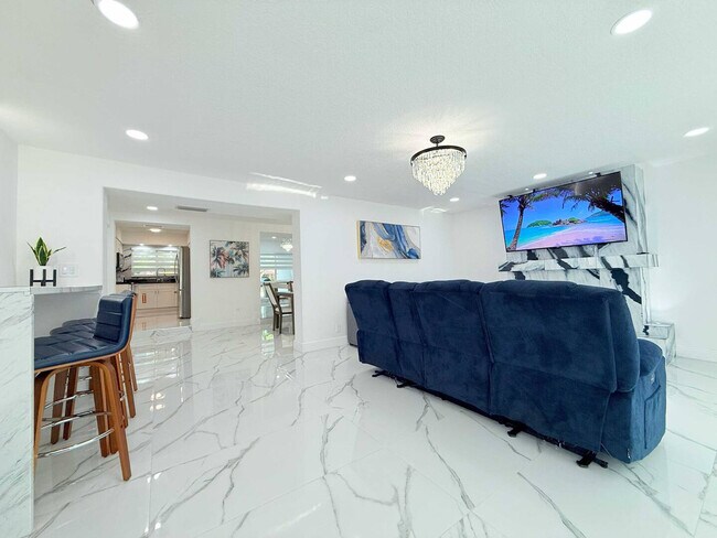 Photo - 2013 NW 12th Ave Unit ID1263913P