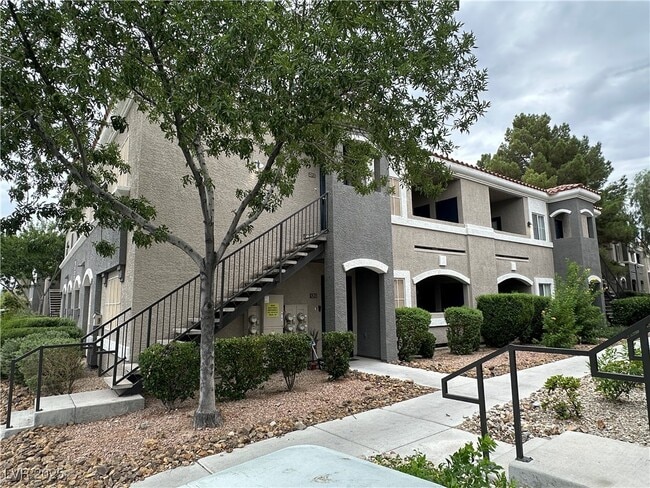 Building Photo - 10245 S Maryland Pkwy Unit 2213 Rental