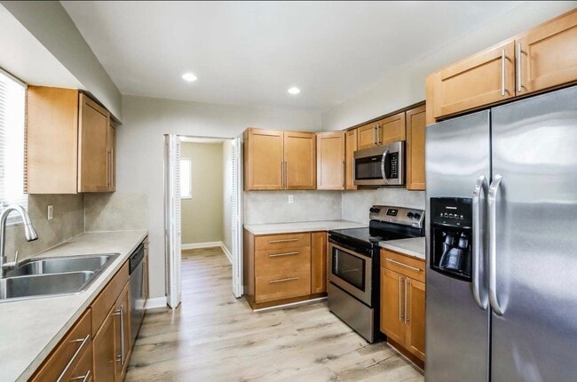 Building Photo - 3011 SW 97th Ct