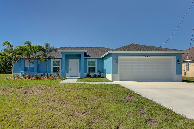 Building Photo - 2352 SW Plum Ct
