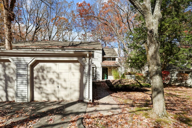 Photo - 27 Farmington Chase Crescent