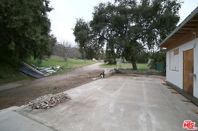 Photo - 9717 Tujunga Canyon Blvd