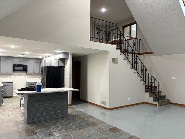 Building Photo - 6163 N Holmes Rd