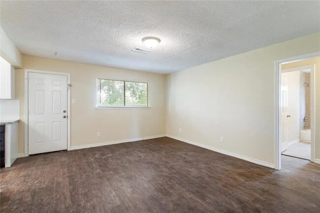 Photo - 5427 Bungalow Ln