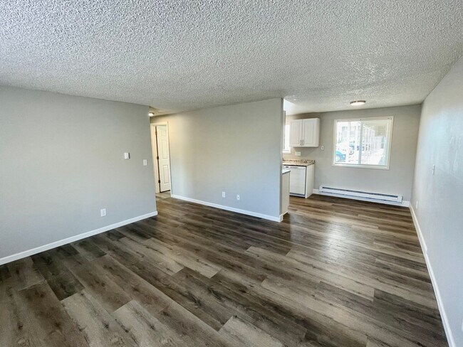 Photo - Beautifully Remodeled Ground-Level 2-Bedroom! Unit A4
