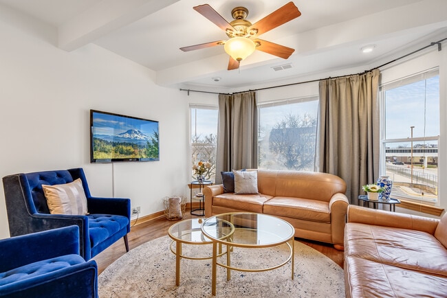 Building Photo - 1400 College Ave Unit 2