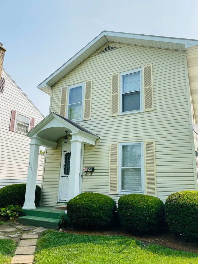 Building Photo - 2 Bedroom, 2 Bath Home furnished home in M...