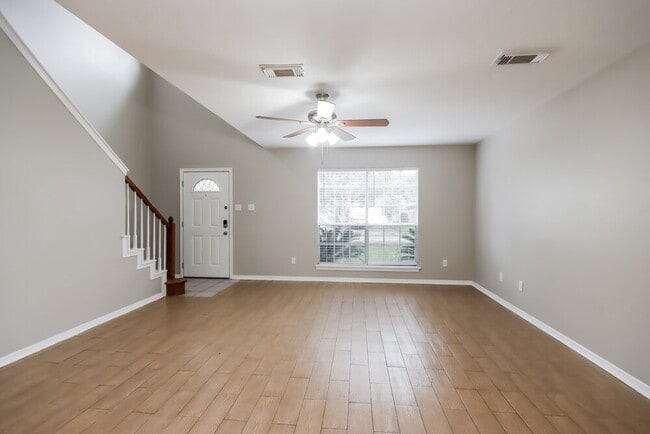 Photo - 2915 Eagle Nest Ln