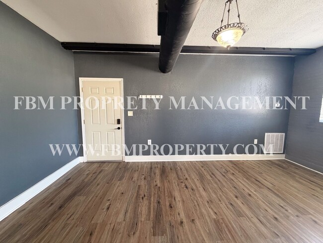 Photo - 1300 W Main St Unit 202