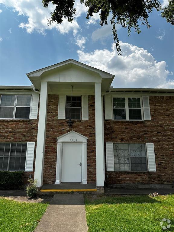 Building Photo - 7217 Beechnut St Unit D Rental