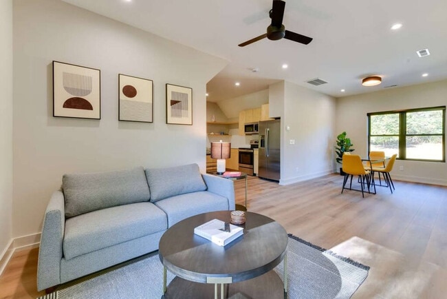 Photo - 320 Bridgewater Ln Unit SI ID1579126P