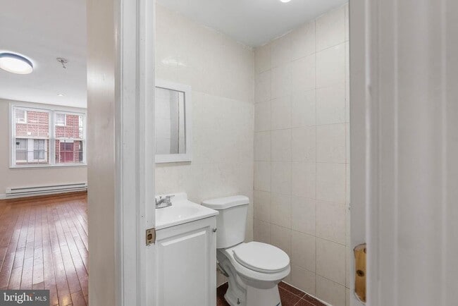 Photo - 402 Hoffman St