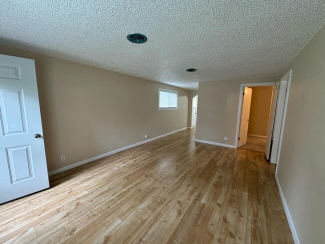 Photo - 1120 Custer Ave