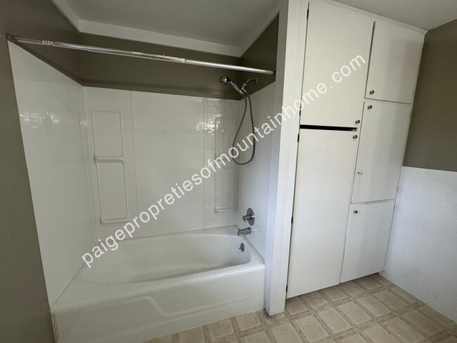 Photo - 2/1 in town out of town.