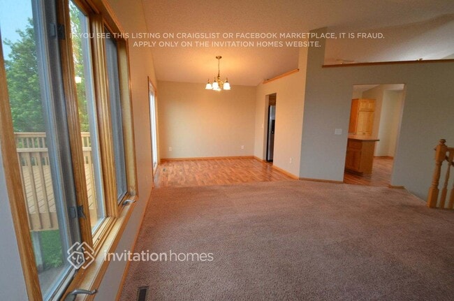 Photo - 713 3rd St SW