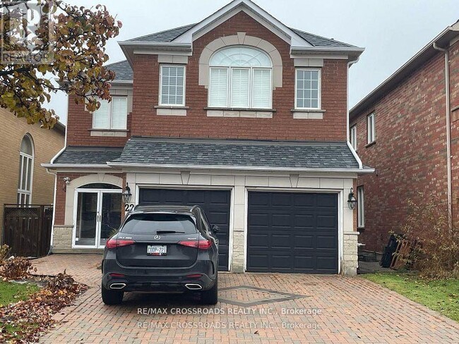 Photo - 22 Walnut Grove Crescent
