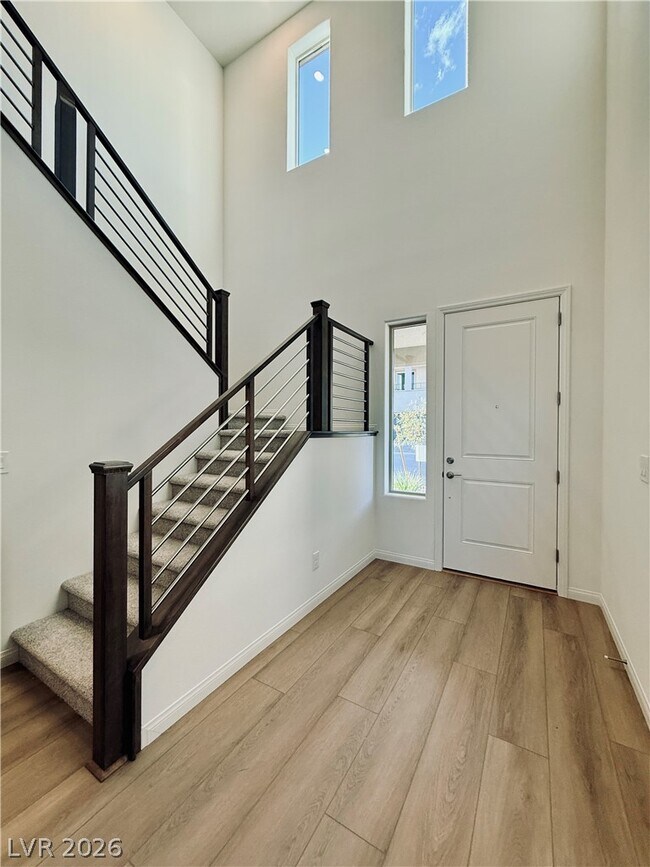 Photo - 520 La Vis Acrs Ln