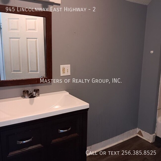 Photo - Renovated 2 bedroom/1 bathroom in Mishawak... Unit 2
