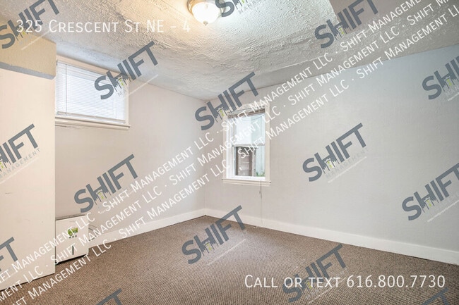 Photo - 325 Crescent St NE Unit 4