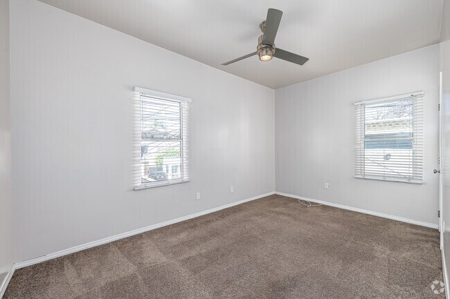 1 habitación, 1 baño - 700 pies cuadrados - Habitación - 411-417 Walnut Ave