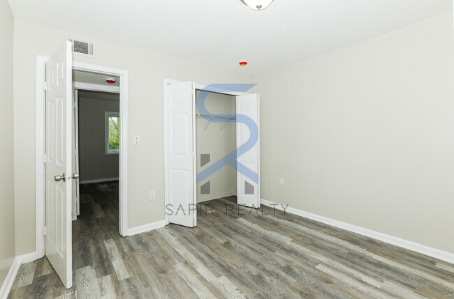 Photo - 166 Anderson Ave NW