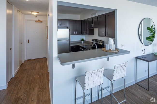 1BR, 1BA - 669SF