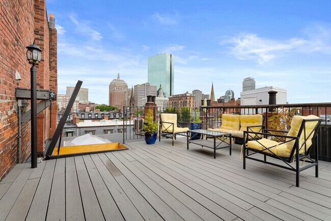 Building Photo - 127 Beacon St Unit 51