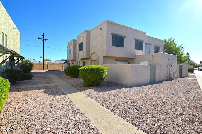 Photo - 1500 W Rio Salado Pkwy Townhome