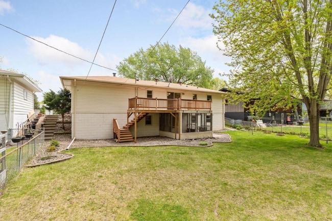 Photo - 656 17th Ave NW