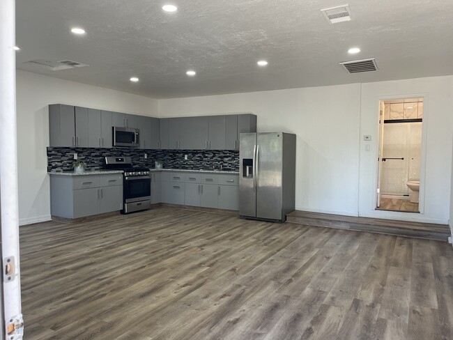 Building Photo - 4625 Quashnick Rd