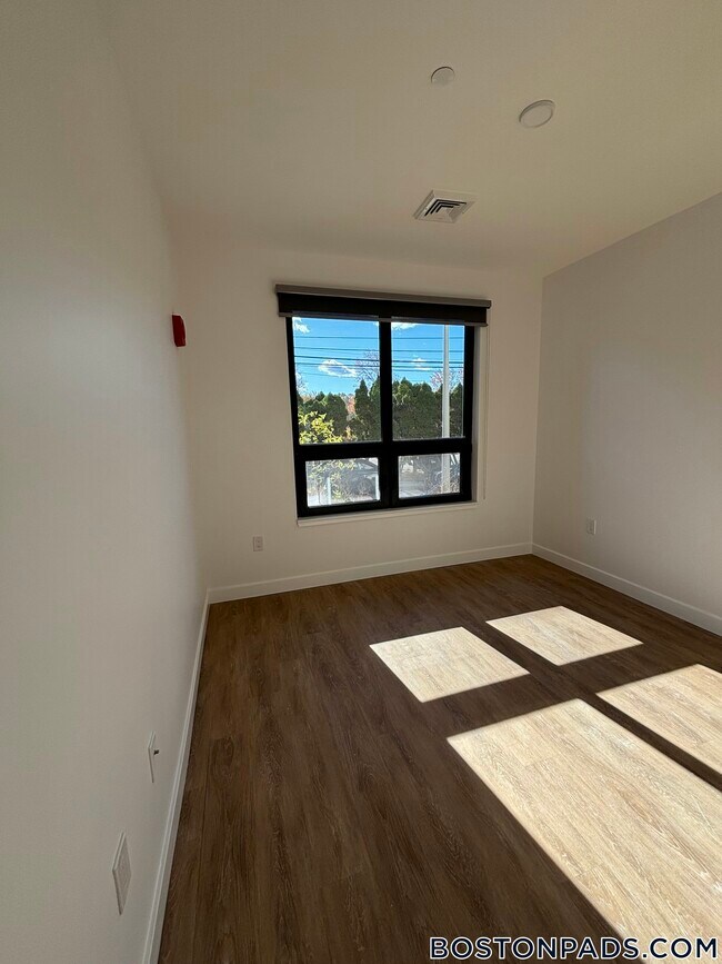 Photo - 199 Gardner St Unit 114