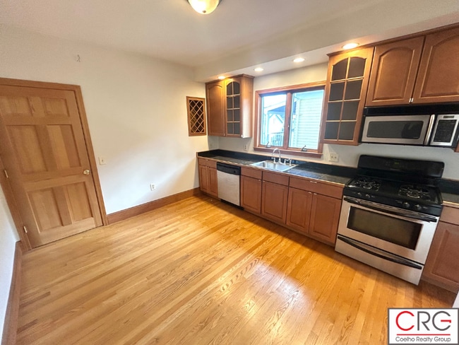 Photo - 18 Wellington Rd Unit 2