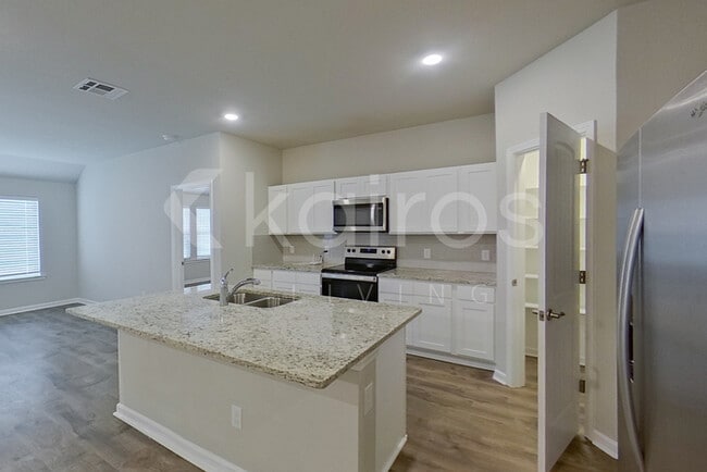 Photo - 401 Mango Dr