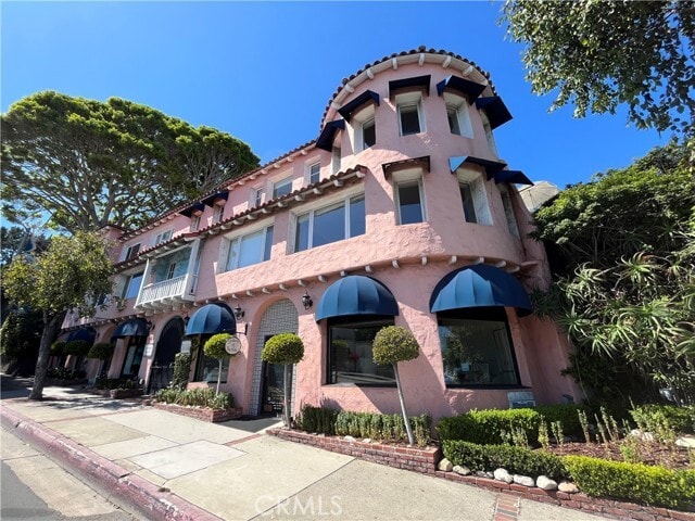 Building Photo - 212 N Coast Hwy Unit 10