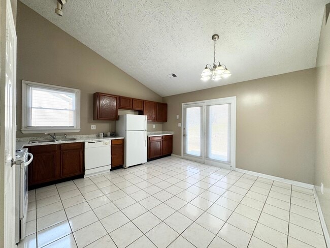 Photo - 837 Overview Dr