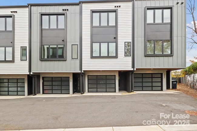 Photo - 1927 W Trade St Townhome