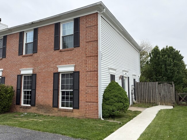 Photo - 5805 Farmgate Ct