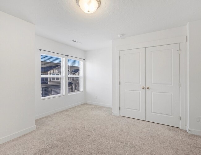 Photo - 4515 E Hurstbourne Dr