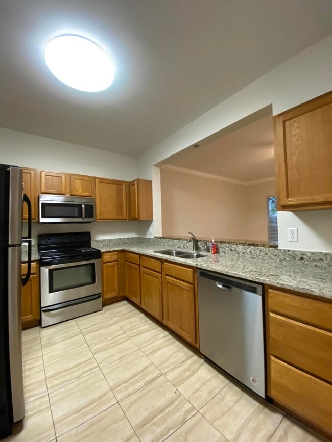 Photo - 417 Twin Lakes Ln